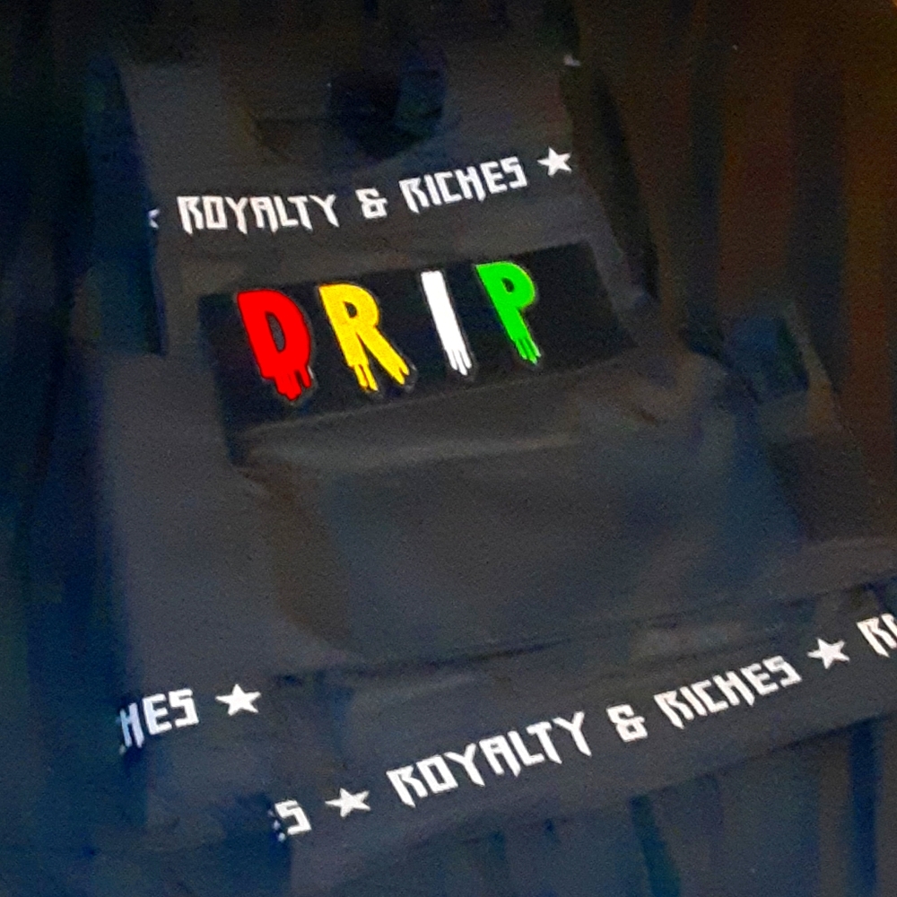 Royalty&riches vest